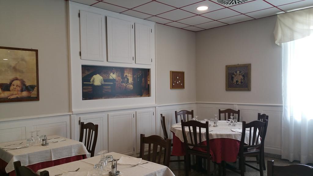 Hotel Vazzana Volpiano Extérieur photo