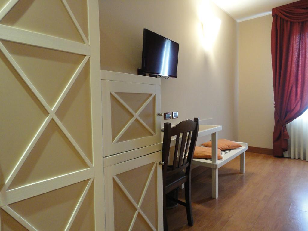 Hotel Vazzana Volpiano Extérieur photo