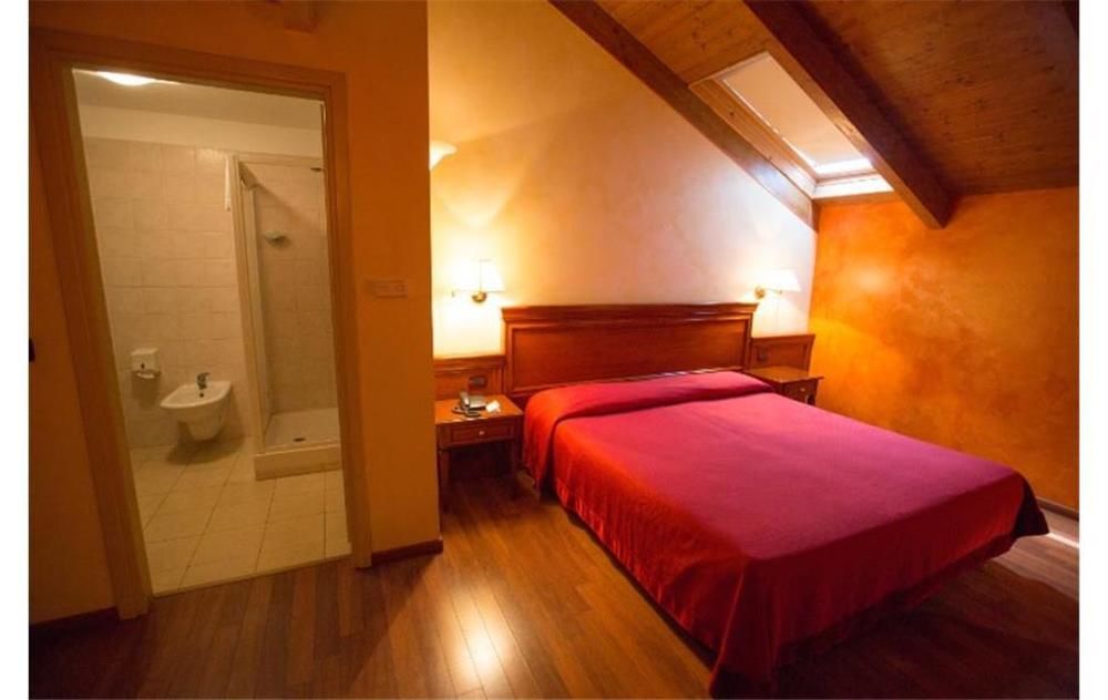 Hotel Vazzana Volpiano Extérieur photo