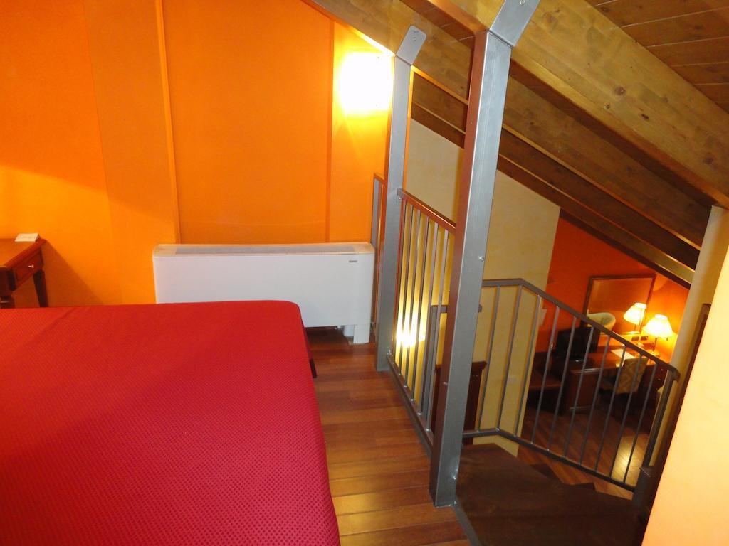 Hotel Vazzana Volpiano Chambre photo