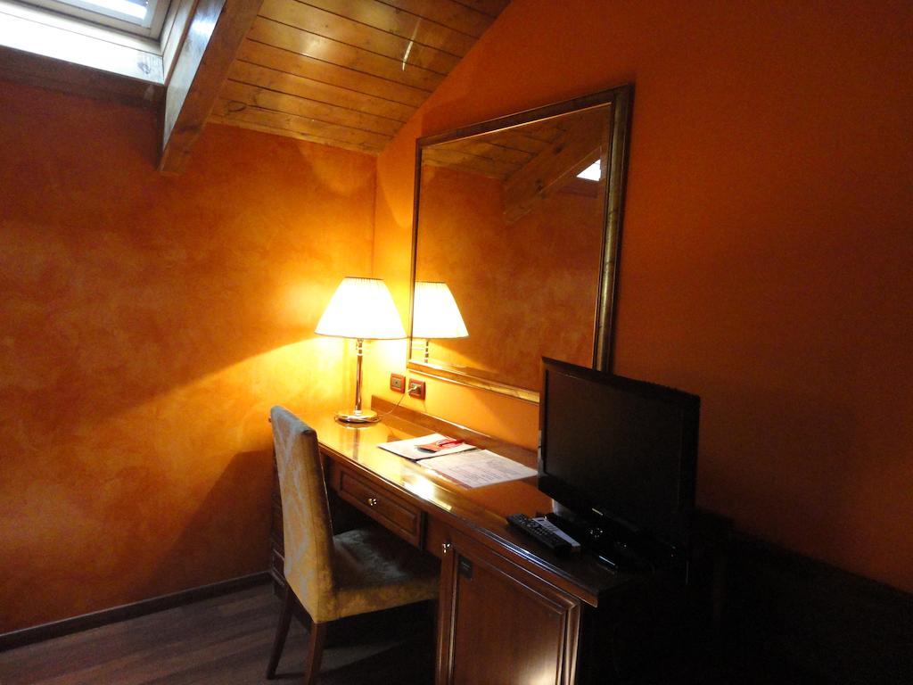 Hotel Vazzana Volpiano Extérieur photo