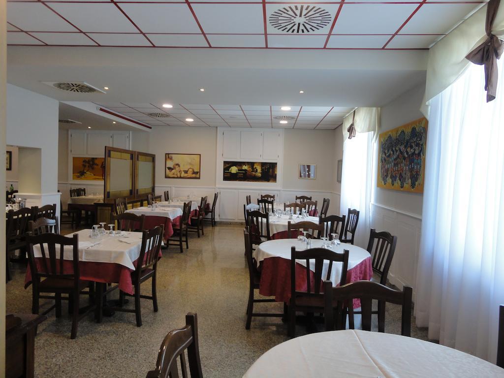 Hotel Vazzana Volpiano Extérieur photo