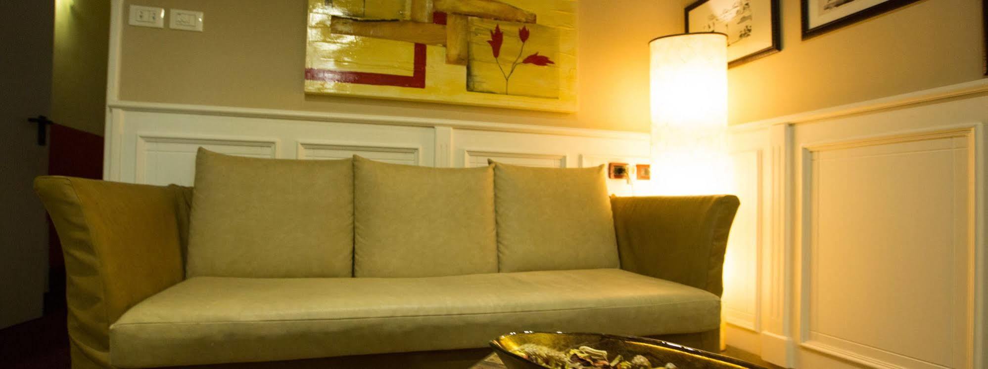 Hotel Vazzana Volpiano Extérieur photo