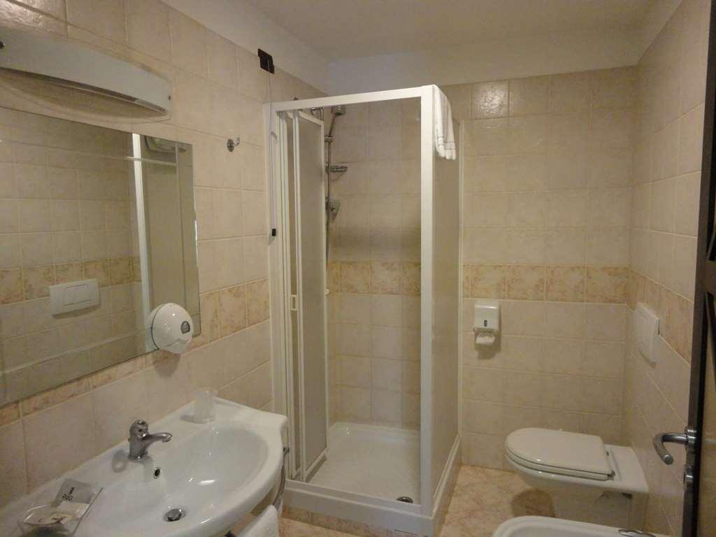Hotel Vazzana Volpiano Chambre photo